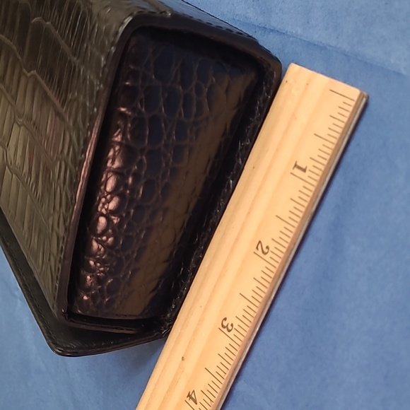 Vegan Leather Vintage Shiny Textured Box Bag - Picture 8 of 13